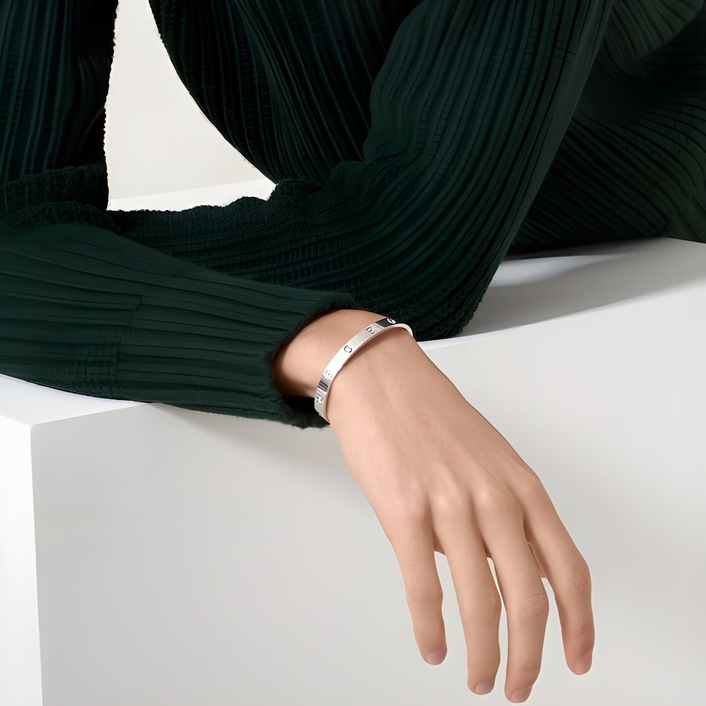 PULSERA LOVE CON ZIRCONES