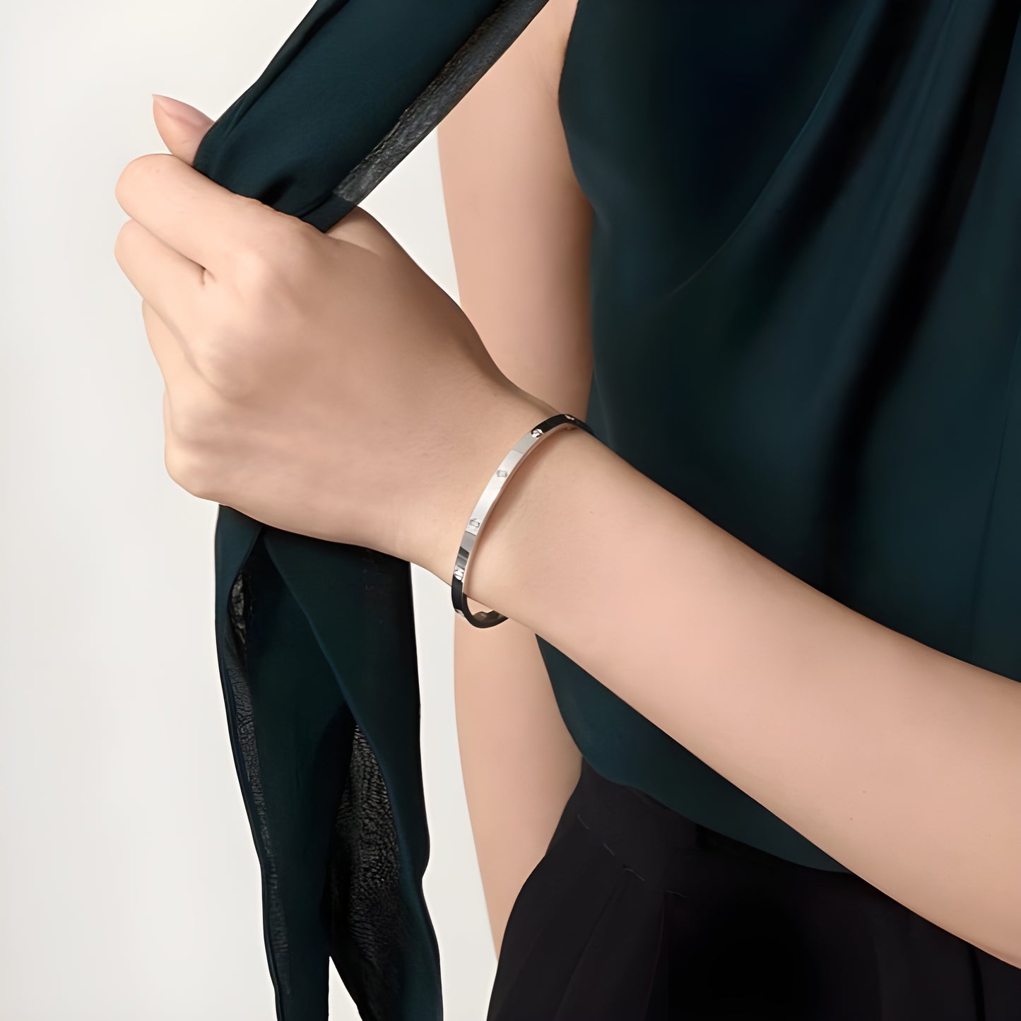 PULSERA LOVE DELGADO CON ZIRCONES