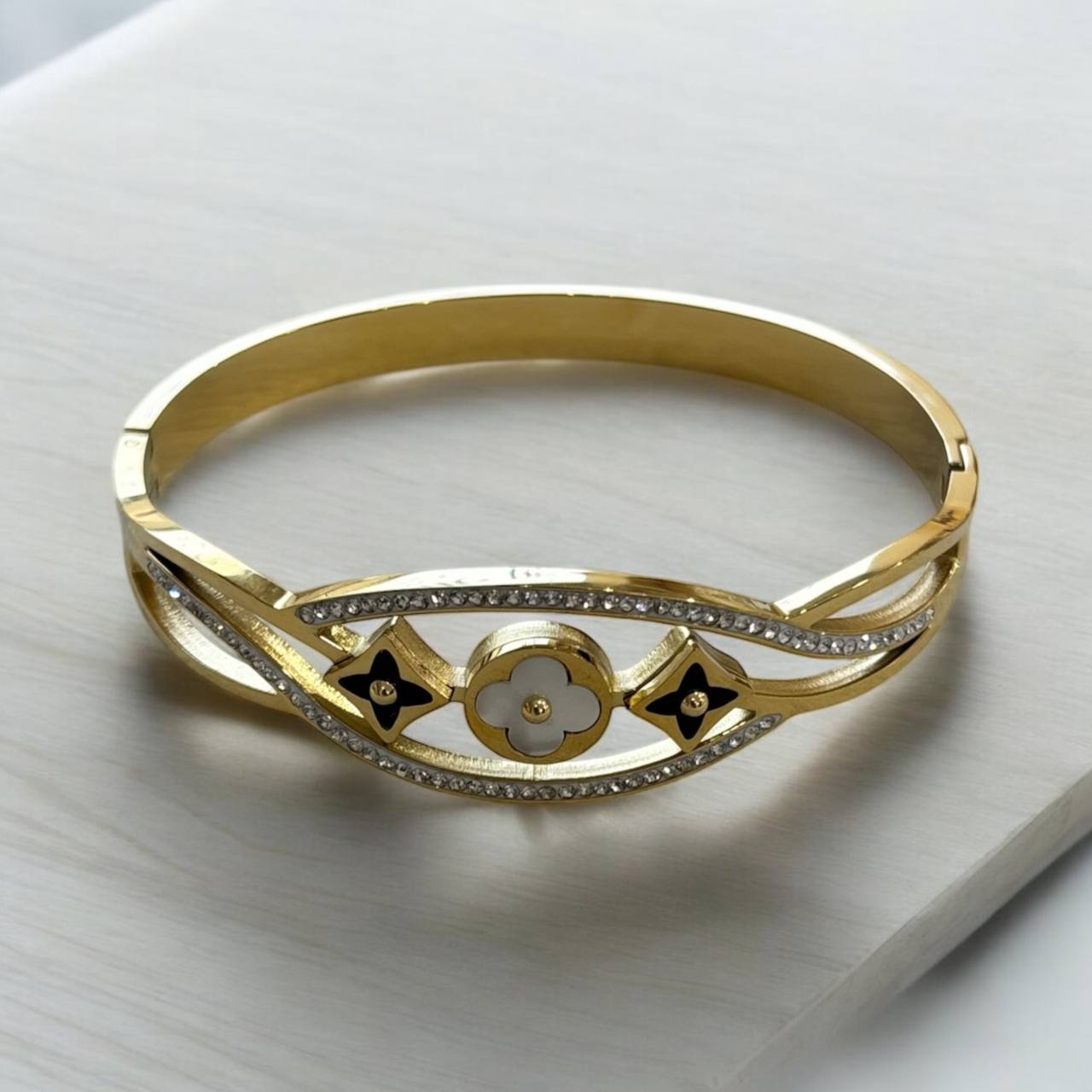 BRAZALETE MODELO LV3