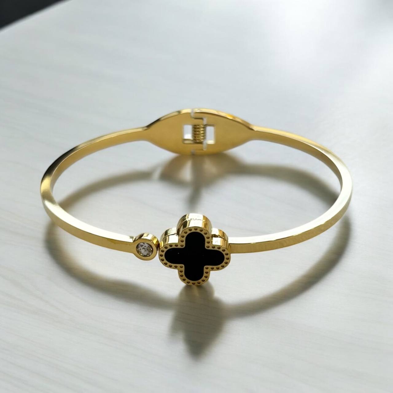 BRAZALETE MODELO LV2
