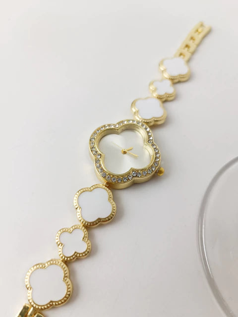 RELOJ EN FORMA DE TREBOL CON PIEDRERIA 💍💎
