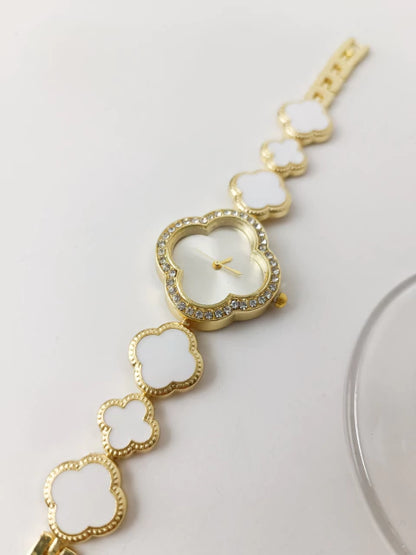 RELOJ EN FORMA DE TREBOL CON PIEDRERIA 💍💎