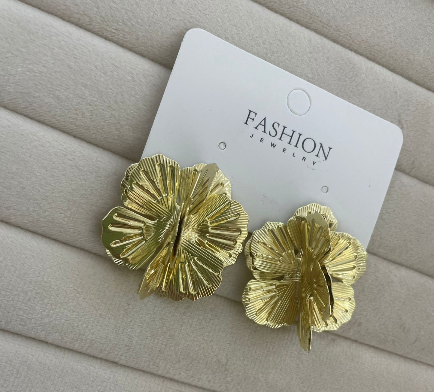 💐🌹 ARETES DE GALA TEXTURA DE FLOR 🌸🌺