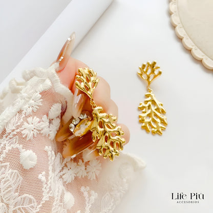 CORALLIUM EARRING