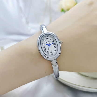 RELOJ PLATEADO OVALADO 🕑