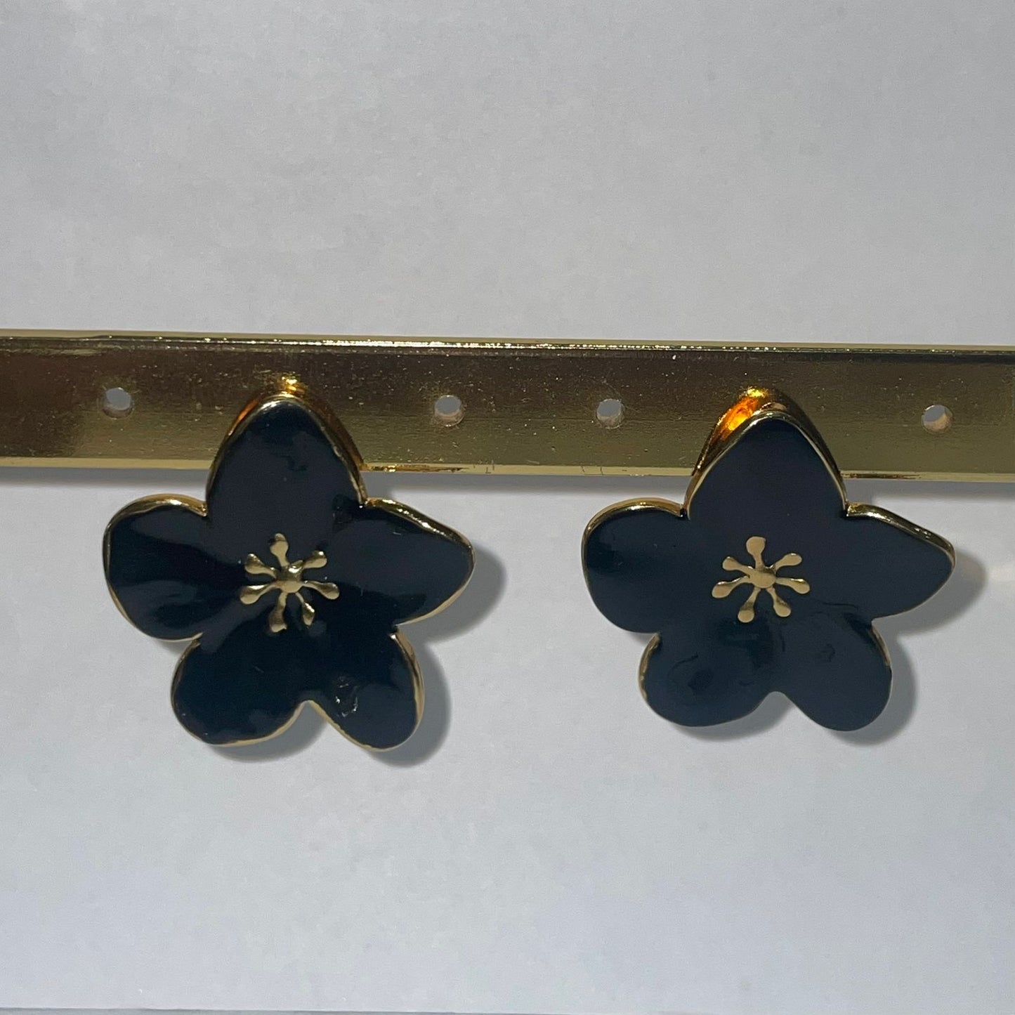 ARETES DE MARMOL