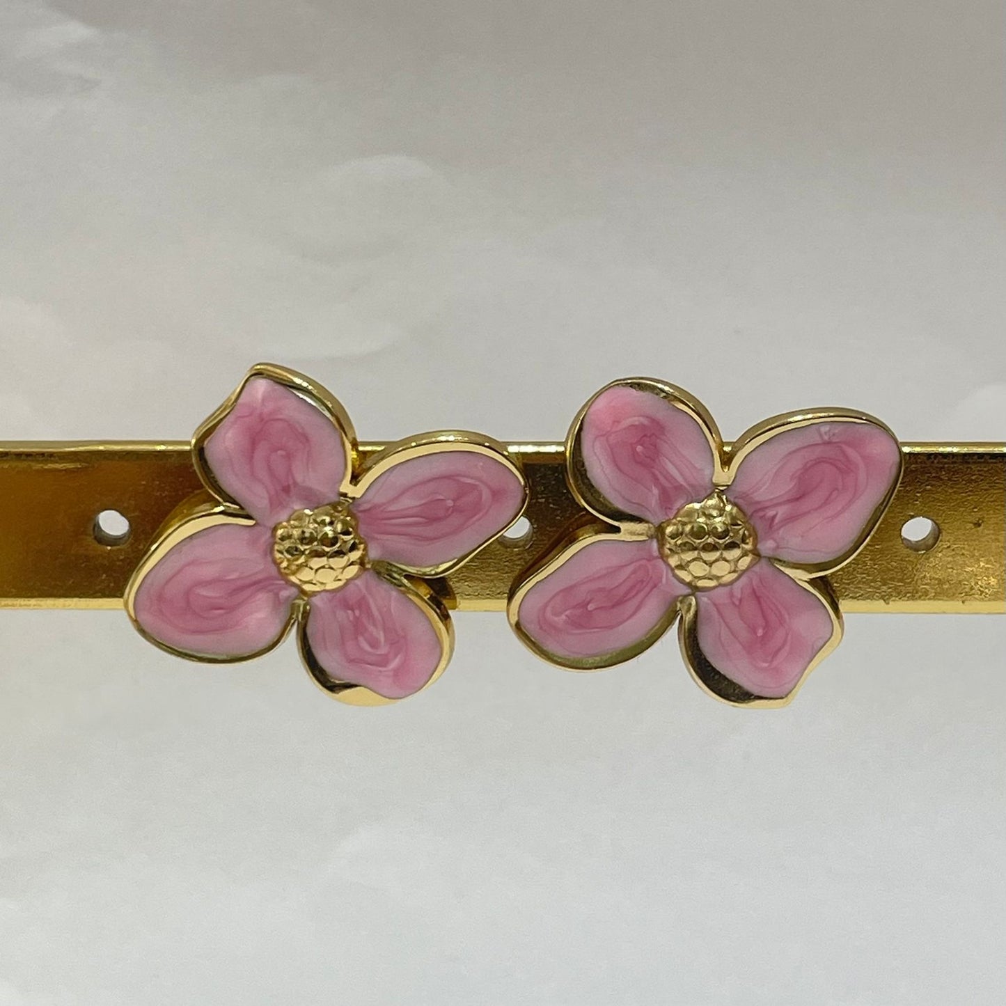 ARETES DE MARMOL
