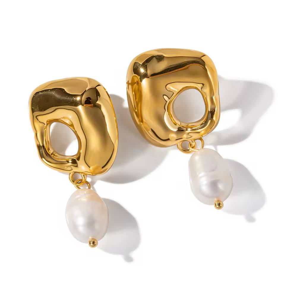 EARRING WITH PEARL